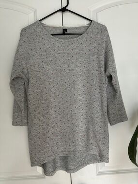 Vero Moda Soft Light Gray Scoop Neck 3/4 Sleeve Top with Pink Dot Print